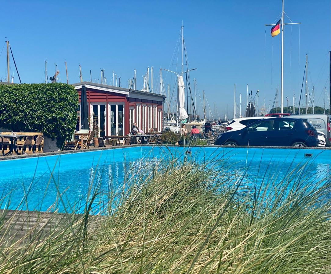 Hausboot Mit Traumlage In Luebeck-Travemuende Hotell Eksteriør bilde