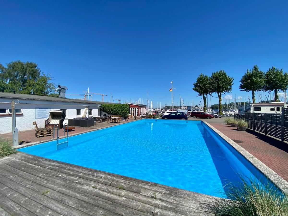 Hausboot Mit Traumlage In Luebeck-Travemuende Hotell Eksteriør bilde